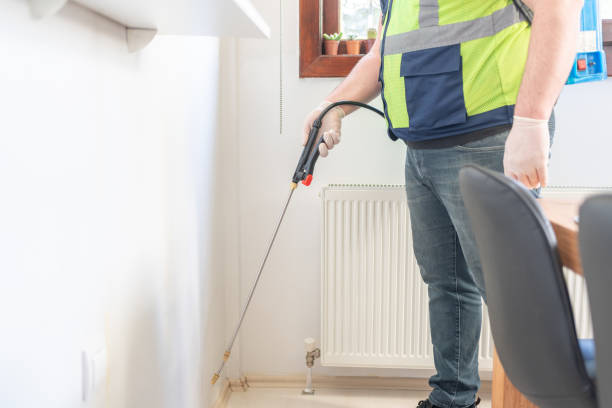 Best Exterminator Services  in Broadmoor, CA